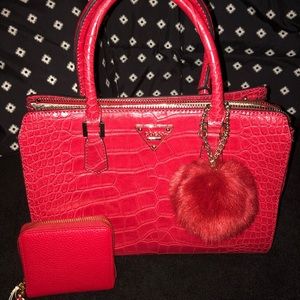 Guess purse + red wallet